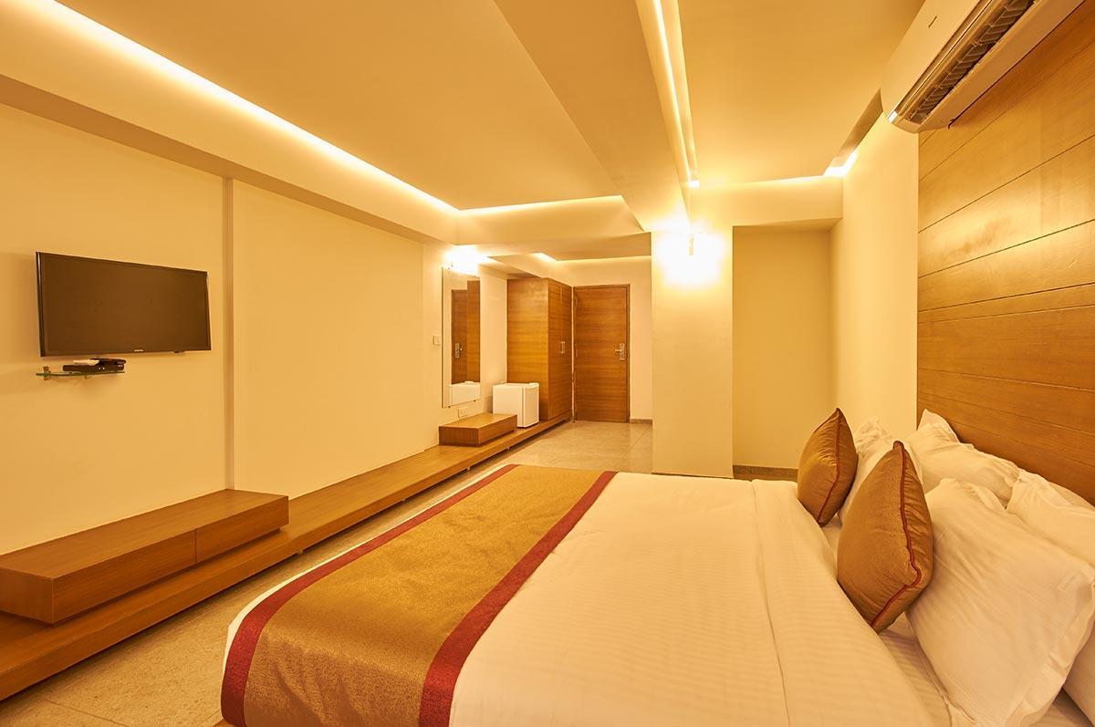 7 Wonders Hotel Gandhinagar Exterior foto
