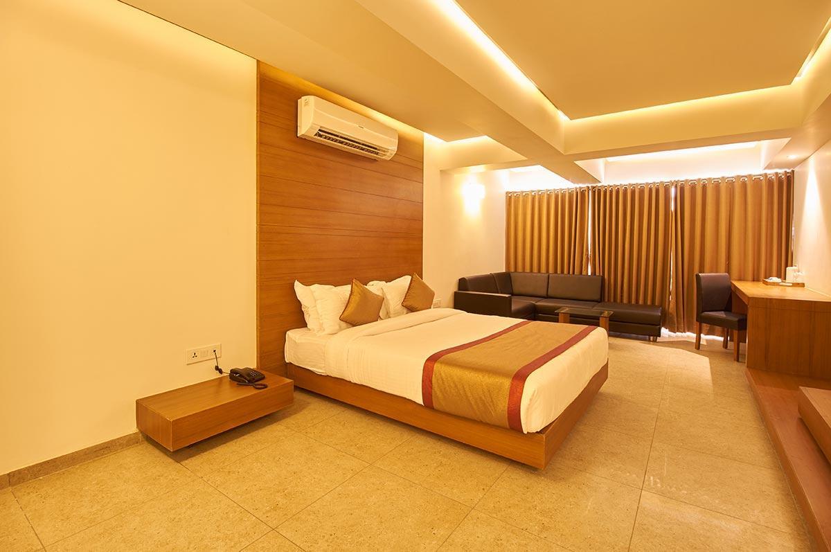 7 Wonders Hotel Gandhinagar Exterior foto